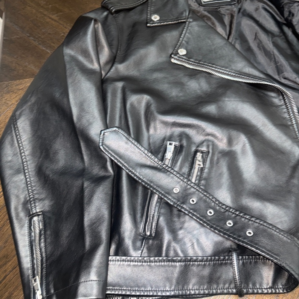 NWOT Levi's womens The Belted Faux Leather Moto Jacket - Picture 8 of 13